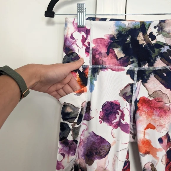 EUC Athleta Womens Watercolor Floral Mudra Mesh Detail 7/8 Leggings Size Small - Picture 7 of 11
